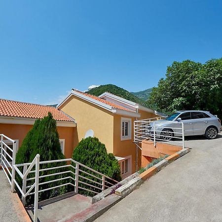 Apartments Villa Relax Petrovac na moru Exterior foto